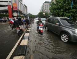 Masuk Musim Hujan, Ini Tips Terjang Banjir Paling Aman!