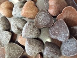 Muncul Bercak Putih Pada Coklat, Amankah Dikonsumsi?