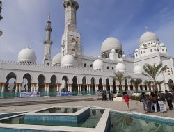 Fakta Menarik dibalik Megahnya Masjid Raya Sheikh Zayed Solo