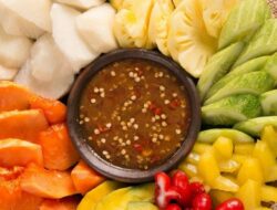 Taste It! Ragam Rujak Khas Nusantara yang Bikin Kemecer