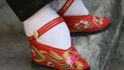 7 Standar Kecantikan Tidak Masuk Akal di Dunia