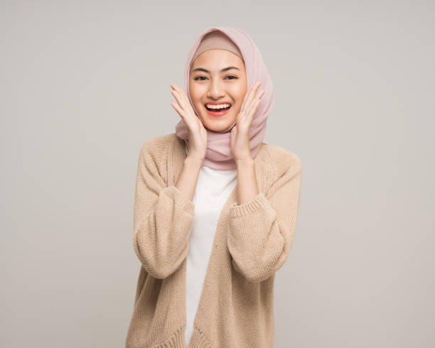 Tips Memilih Warna Hijab agar Wajah Terlihat Cerah