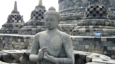 Candi Borobudur, Mahakarya Penyintas Bom dan Bencana