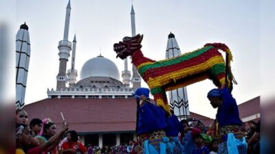 Meriahnya Tradisi Dugderan Awali Ramadan