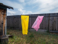 Tips Agar Jas Hujan Tidak Apak dan Berjamur