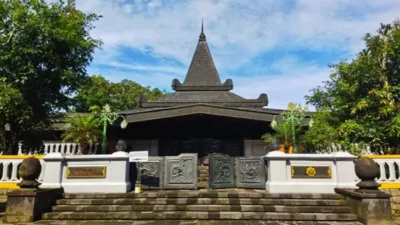 Melirik Astana Giribangun, dari Makam Keluarga Cendana hingga Raja