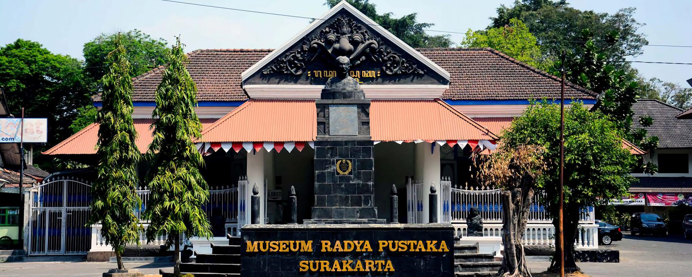 Menyusuri Jejak Sejarah Museum Radya Pustaka Surakarta