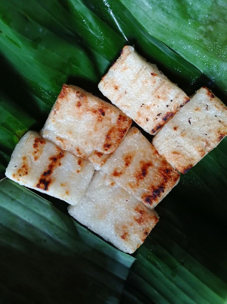 Menyelami Simbol Keakraban dalam Jadah Bakar