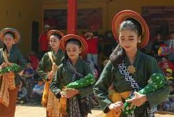 Penuh Makna! Tari Bondan Refleksikan Peran Perempuan Jawa