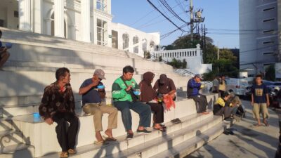 Jumat Berkah, Rumah Zakat Bagikan Ratusan Porsi Soto Bergizi