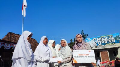 HUT ke-80 RI, Rumah Zakat Jateng Berikan Beasiswa 9 Penghafal Al-Qur’an
