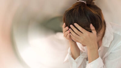 Perempuan Lebih Rentan Migrain, Apa Penyebabnya?