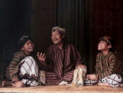 Warisan Filosofi Jawa: Mangan Ora Mangan sing Penting Kumpul