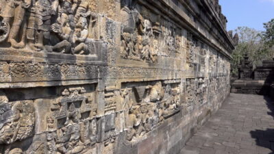 Ajaran Moral dan Hikayat Relief Candi Borobudur