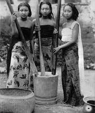 Kemben: Antara Kesopanan, Tradisi, dan Transformasi Budaya Jawa