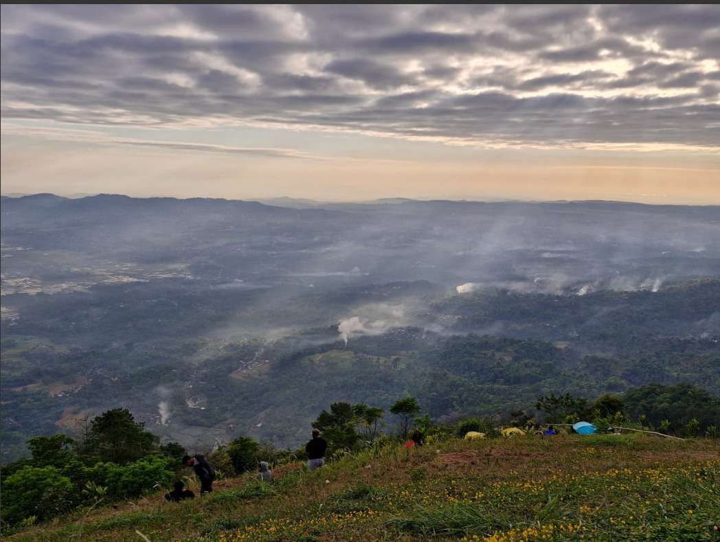 Seru dan Menantang! Pendakian Gunung Gajah Telomoyo Cocok Buat Pemula