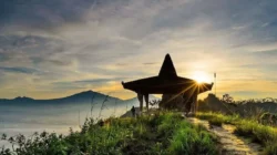 Panorama Epik Puncak Suroloyo di Kulon Progo