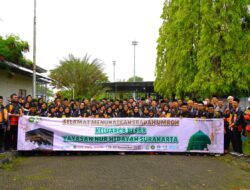 Yayasan Nur Hidayah Surakarta Berangkatkan Umrah 68 Pegawai