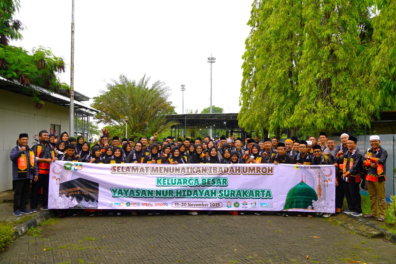 Yayasan Nur Hidayah Surakarta Berangkatkan Umrah 68 Pegawai
