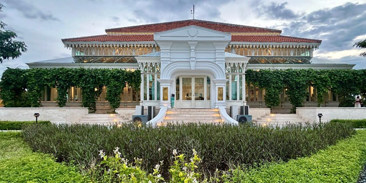 Sensasi Mewah Makan Malam di Pracima Tuin Surakarta, Berasa Royal Dinner!