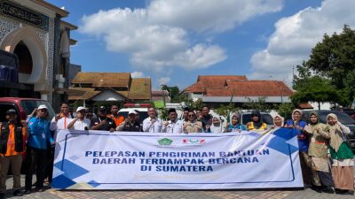 Rumah Zakat Jateng bersama Kemenag dan FOZ Kirim Logistik dan Obat untuk Sumatera