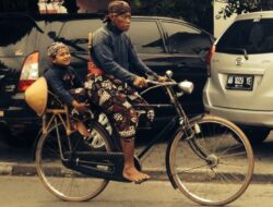 Bagaimana Ajaran Alon-Alon Waton Kelakon dalam Kehidupan Jawa?