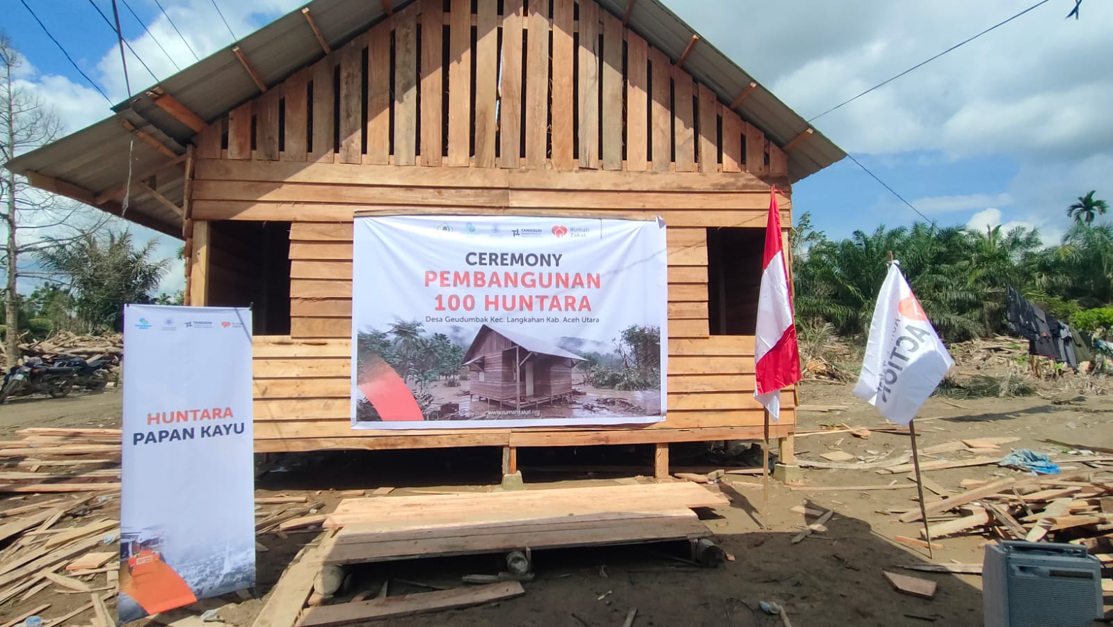 Rumah Zakat Kolaborasi Bangun 100 Huntara di Geudumbak Aceh