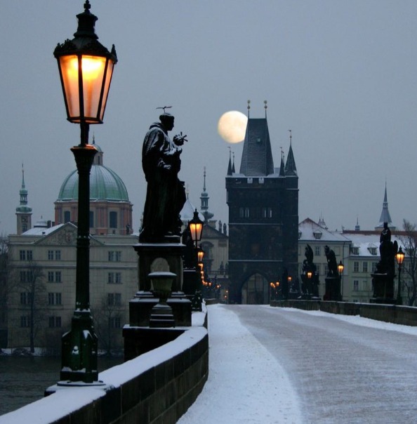 Praha Jadi Tempat Petualangan Dan Brown di The Secret of Secrets