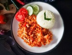 Asal-Usul Ayam Geprek: Dari Kuliner Jawa hingga Menasional