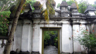 Menilik Petilasan Pakubuwono X di Bukit Cilenguk