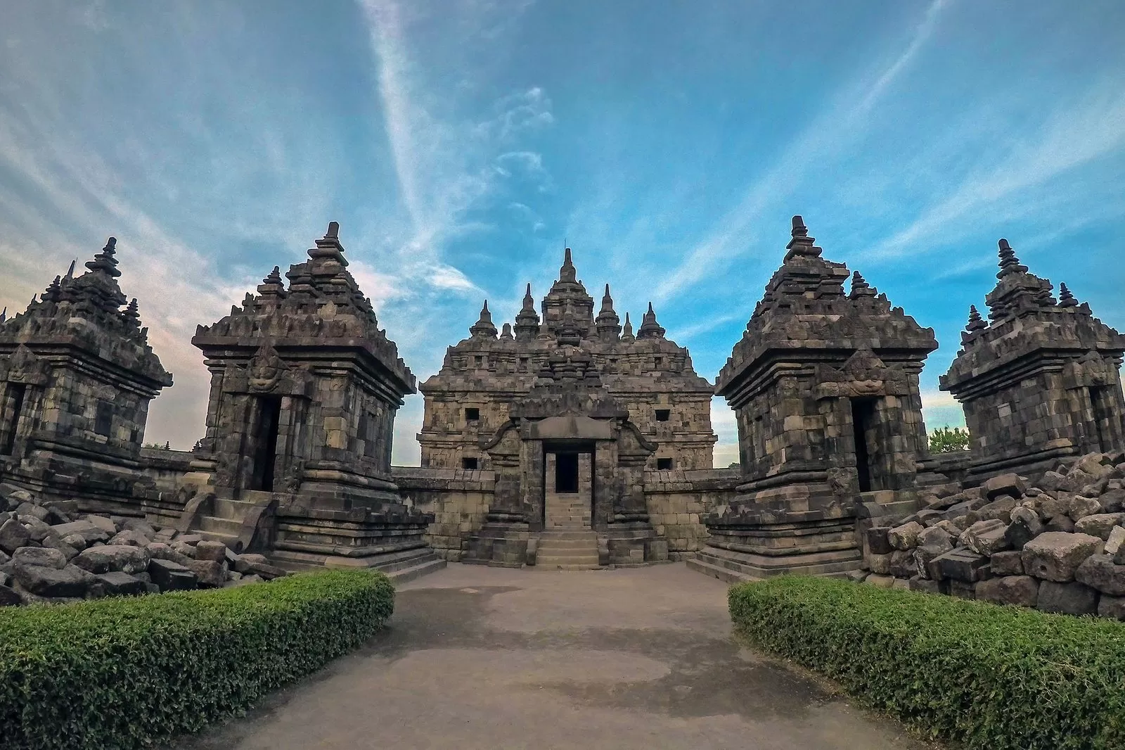 Simbol Cinta Rakai Pikatan yang Terabadikan Lewat Candi Plaosan