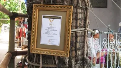 Lopis Raksasa: Ikon Wisata Lebaran di Pekalongan