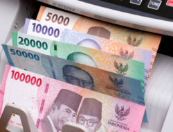 Fenomena Lebaran: Tradisi Tukar Uang Baru Selalu Jadi Incaran