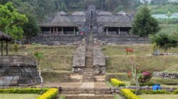 Candi di Atas Awan: Pesona Peninggalan Terakhir Kerajaan Majapahit