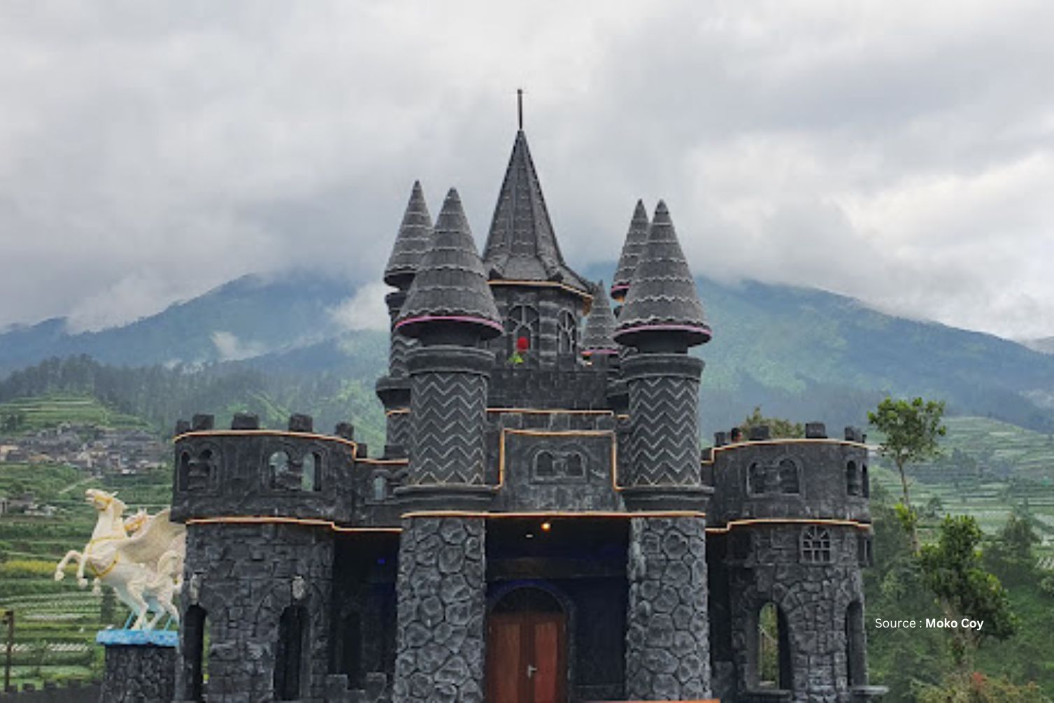 Negeri Kahyangan: Hidden Gem Magelang dengan Pesona 7 Gunung Berjajar