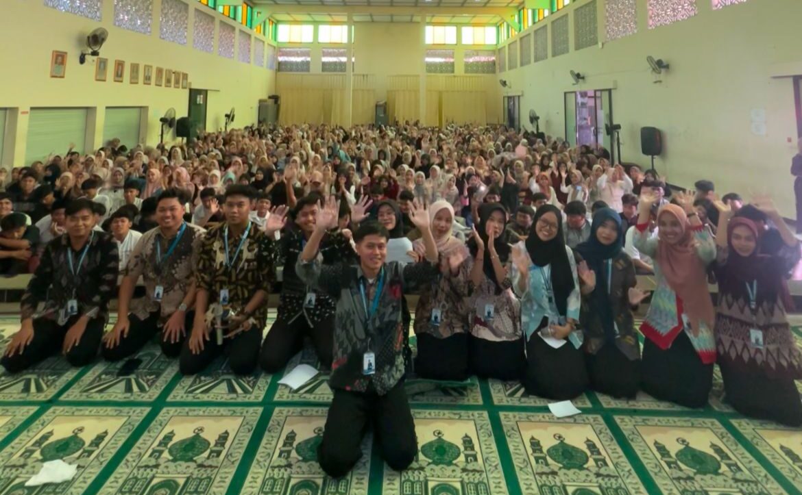 Soroti Perubahan Iklim, Mahasiswa Magang UPGRIS Gelar Sosialisasi Kebencanaan