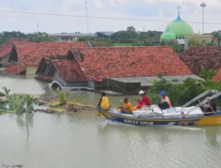 Tanggul Sungai Tuntang Jebol, Banjir Genangi Sejumlah Wilayah di Demak
