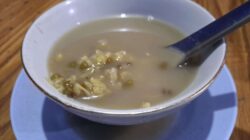 Wedang Kacang Ijo Kapuran Legendaris yang Masih Jadi Favorit