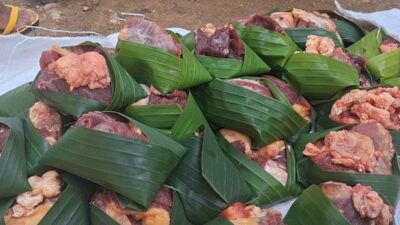 Green Qurban ala Masyarakat Jawa: Bungkus Daging Ramah Lingkungan