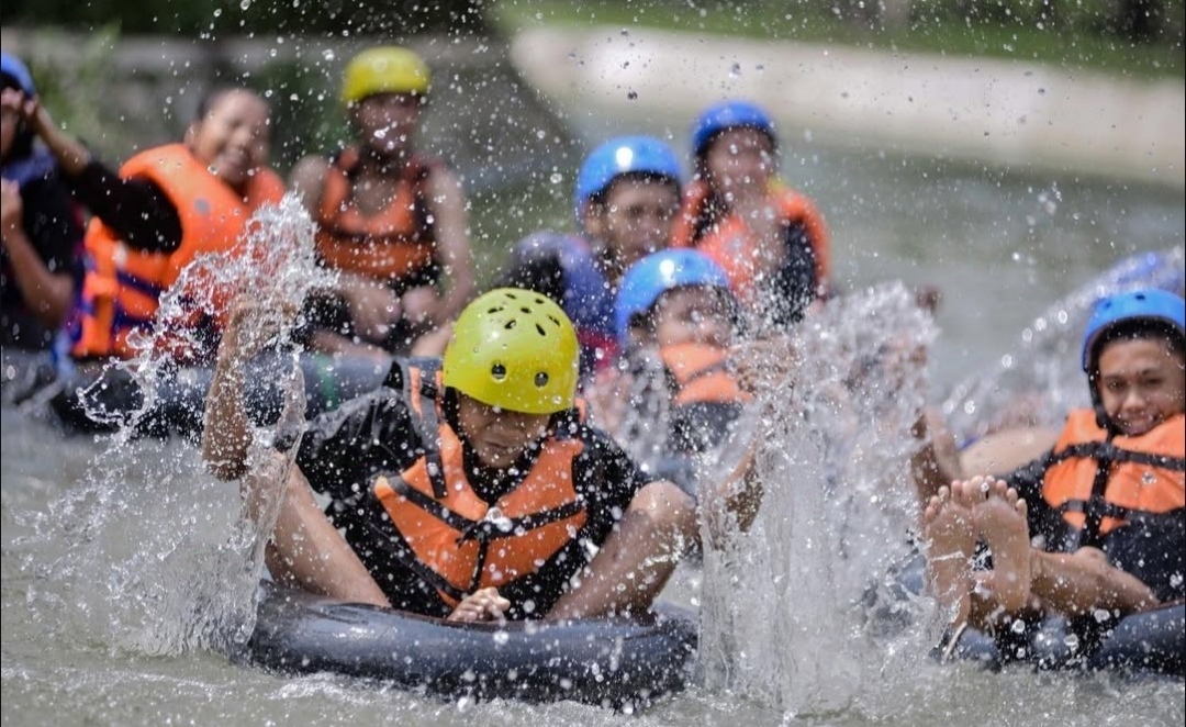5 River Tubing di Jawa Tengah dengan View Indah