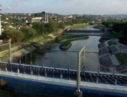 Banjir Kanal Semarang: Penjaga Kota, Potensi Wisata, dan Ironinya