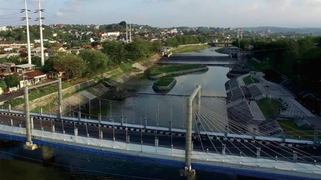 Banjir Kanal Semarang: Penjaga Kota, Potensi Wisata, dan Ironinya