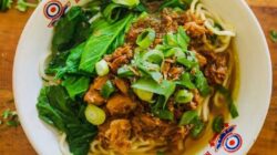 Kenapa Wonogiri Terkenal dengan Mi Ayam dan Bakso?