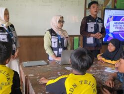 Pahamkan Literasi Digital, Mahasiswa KKN UPGRIS Ajarkan Coding pada Siswa SD
