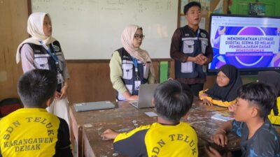 Pahamkan Literasi Digital, Mahasiswa KKN UPGRIS Ajarkan Coding pada Siswa SD