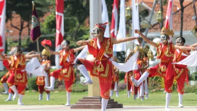 Menumbuhkan Patriotisme Lewat Tari Prajuritan Semarang
