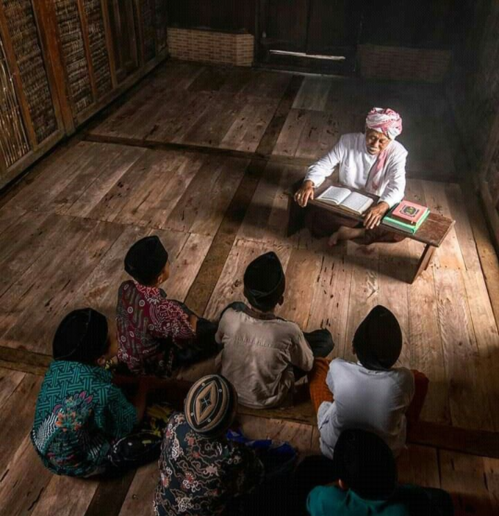 Cara Duduk Jadi Adab bagi Masyarakat Jawa