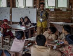 Berilmu Itu Juga Berkontribusi, Begini Makna Ngelmu Iku Kalakone Kanthi Laku