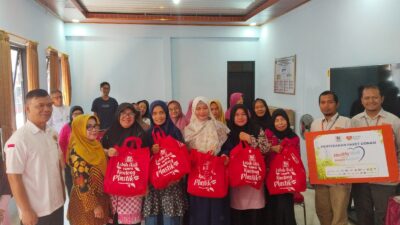 Semarak Ulang Tahun ke-29, Super Indo Salurkan 100 Paket Bingkisan Keluarga di Semarang