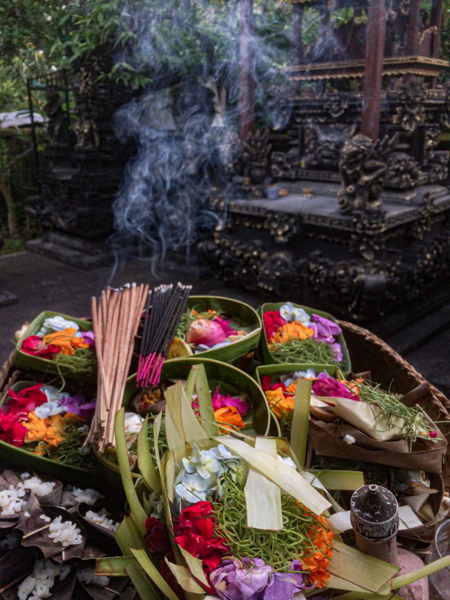 Mengenal Kejawen: Agama atau Pandangan Hidup?